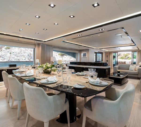 Elegant Dining Set Up