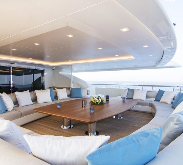 Aft Deck Seating