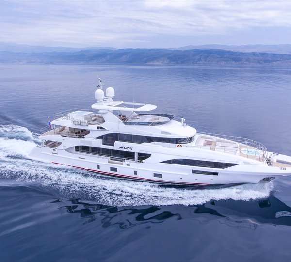 Running Profile Of The Yacht