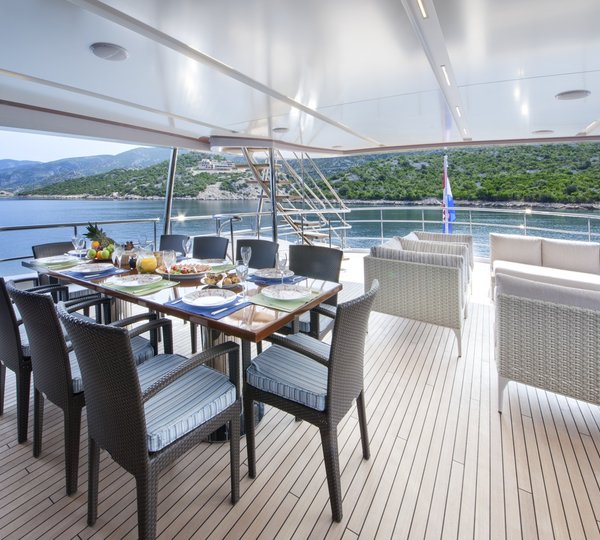 Upper Deck Dining Alfresco