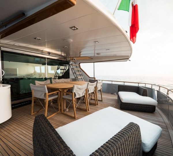 Exterior Relaxation Area With Dining