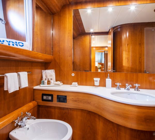 Guest Ensuite Bathroom