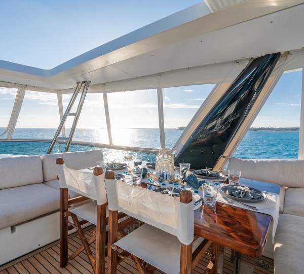 Al Fresco Dining Set Up