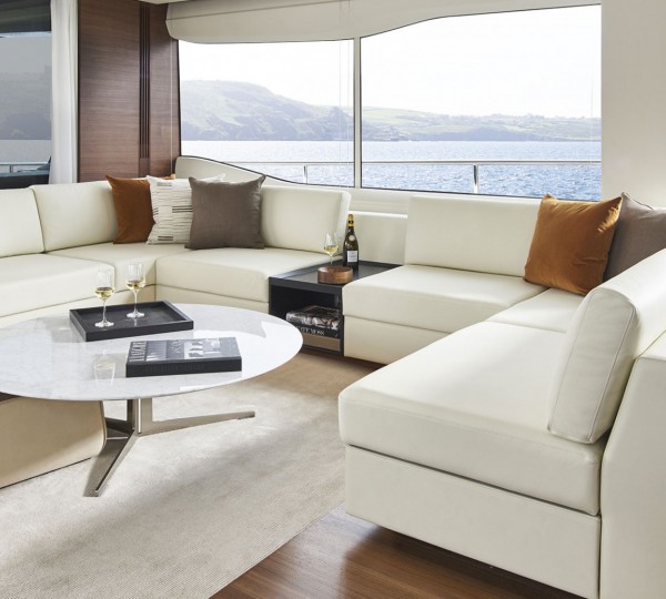 Main Salon Lounge (sistership)