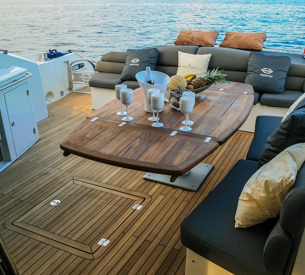 Aft Deck With Seating