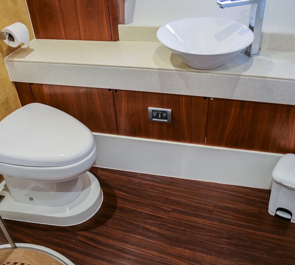 Ensuite Guest Bathroom