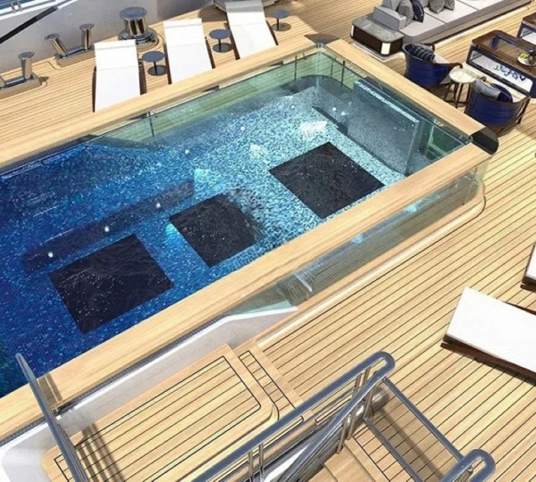 Exterior Sunbathing Area