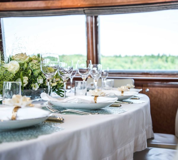 Dining Set Up Detail