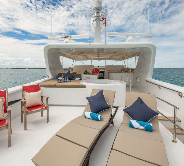 Flybridge Sunbathing Area