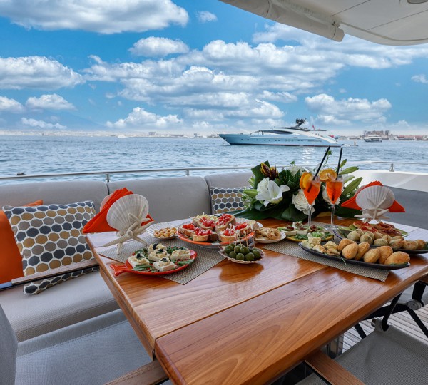 Main Deck Aft Dining