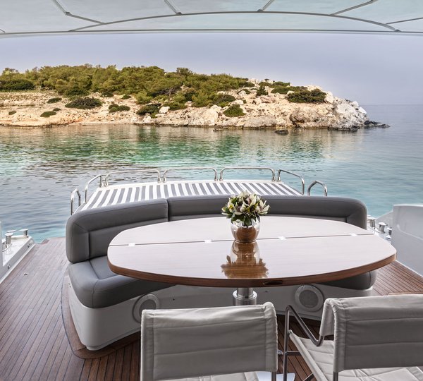 Alfresco Dining Aft Deck