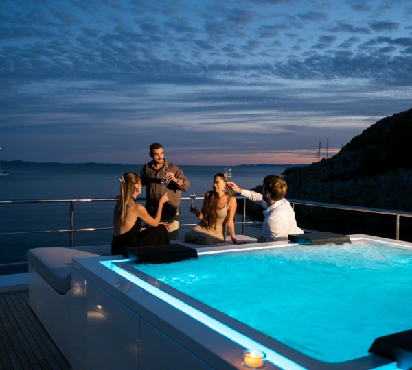 Exterior Sunbathing Area