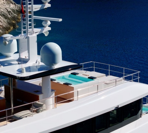 Exterior Sunbathing Area