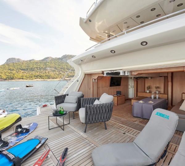 Beach Club With Swim Platform