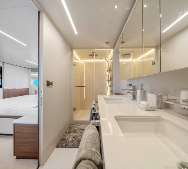 Master Suite Ensuite Bathroom