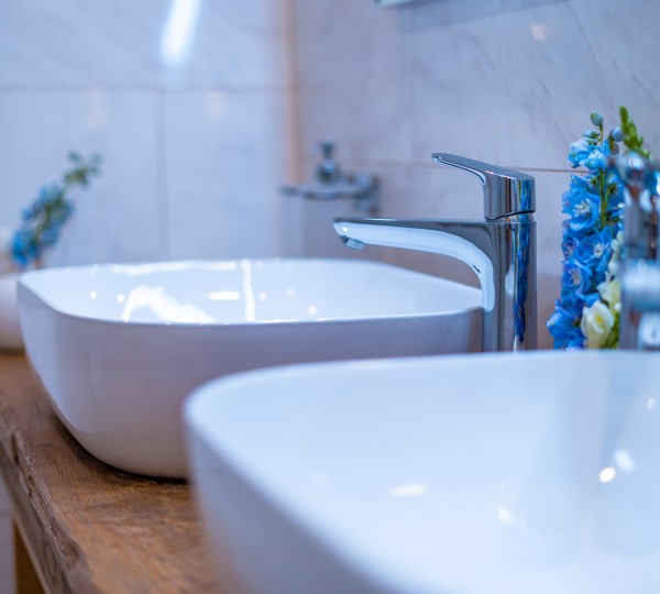 Double Cabin Bathroom