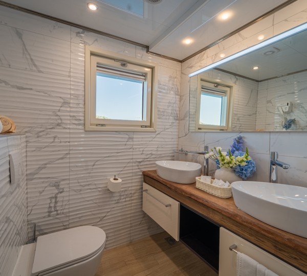 Master Ensuite Bathroom