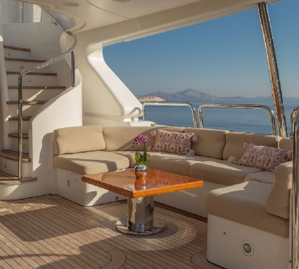 Aft Deck Seating