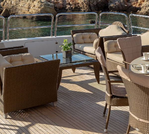 Upper Deck - Alfresco Dining