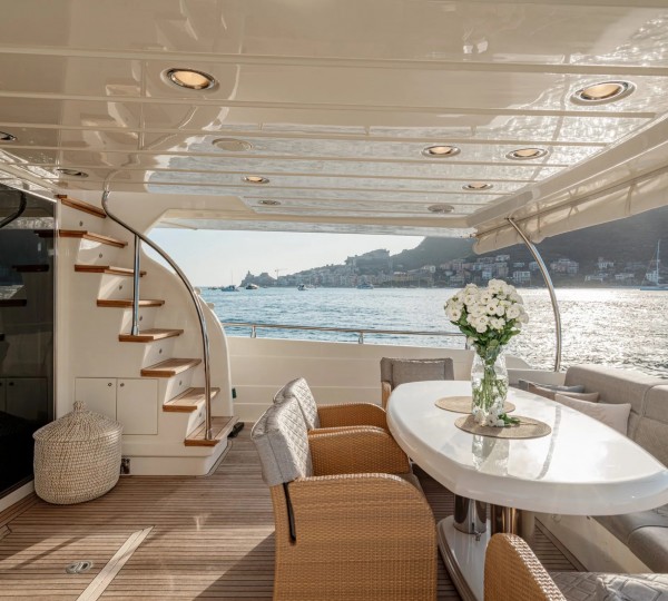 Main Deck Aft Dining