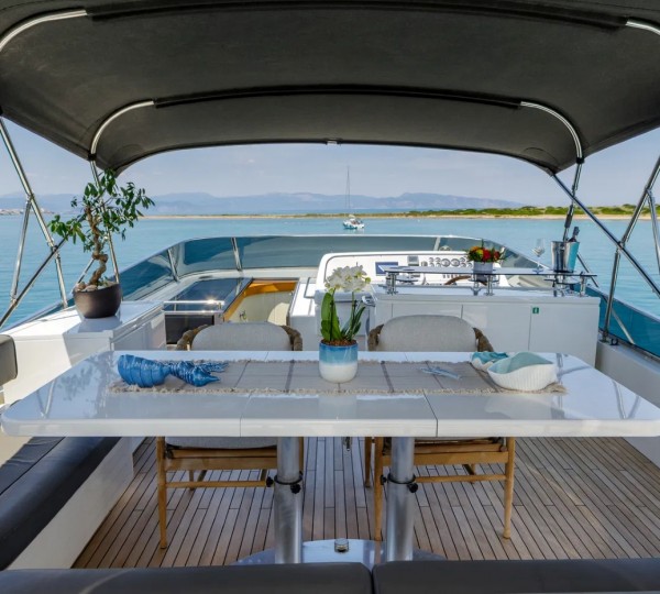 Exterior Relaxation Area With Dining