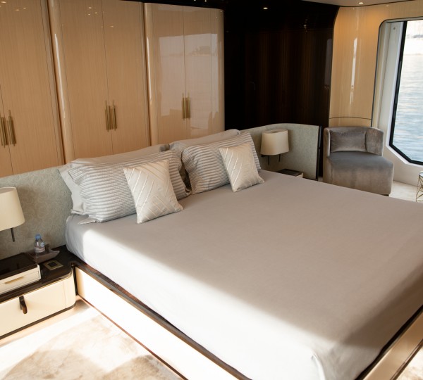 Full Beam Master Cabin