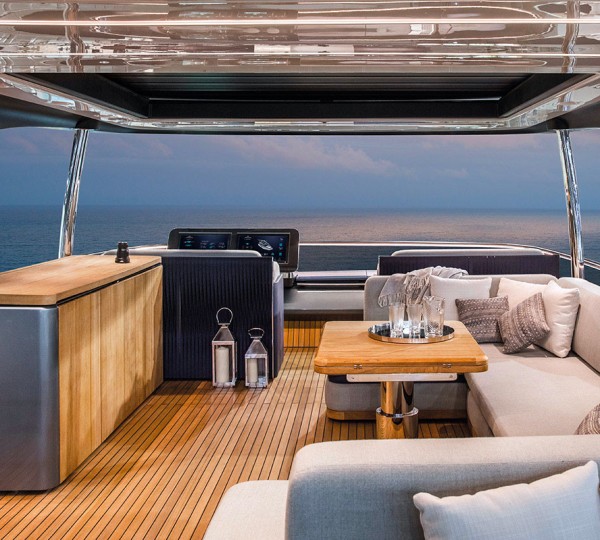 Flybridge Seating Area