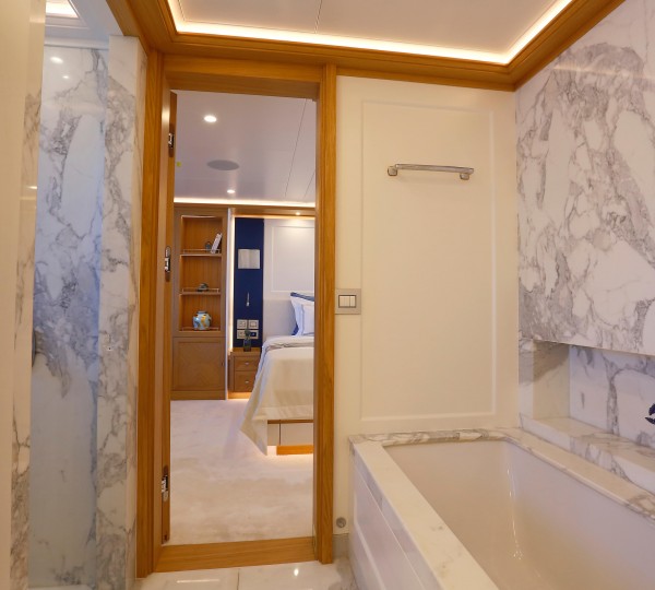 Master Ensuite Bathroom