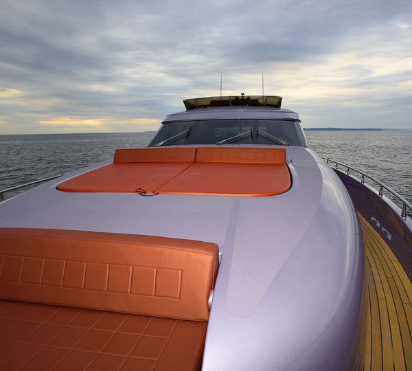 Forward Sunbathing Area