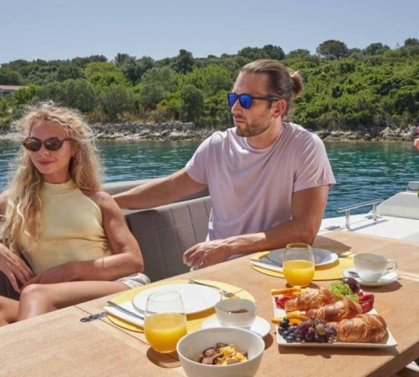 Exterior Relaxation Area With Dining