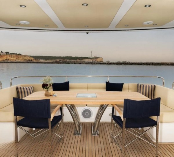 Exterior Relaxation Area With Dining