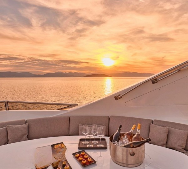 Exterior Relaxation Area With Dining