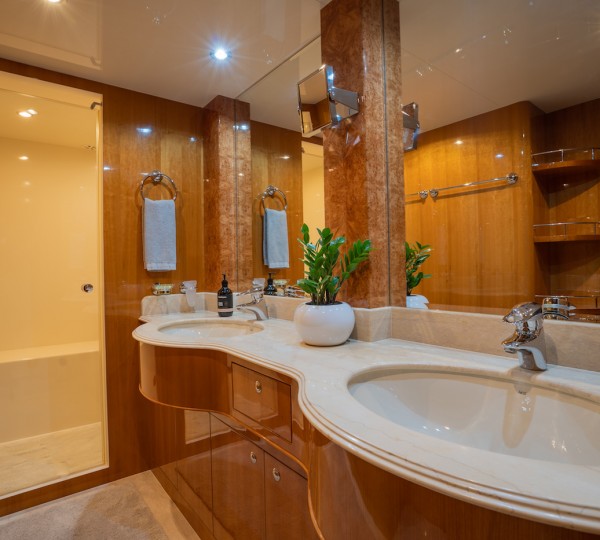 Master Suite Bathroom