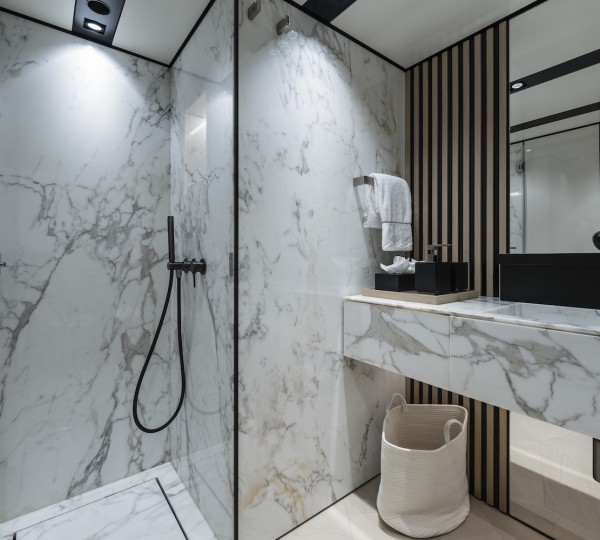 Guest Ensuite Bathroom