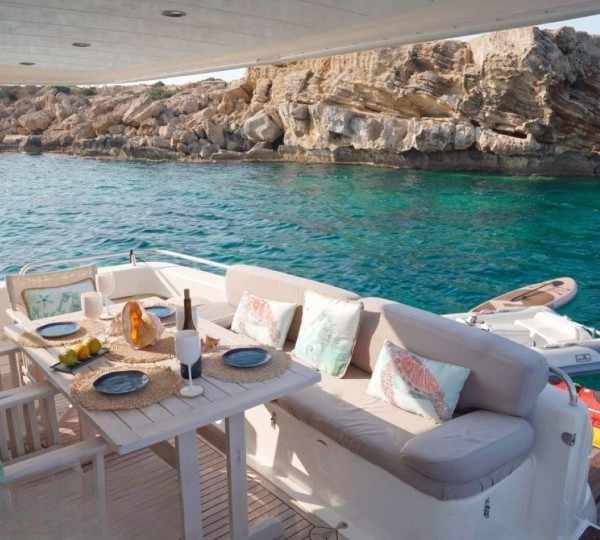 Exterior Relaxation Area With Dining