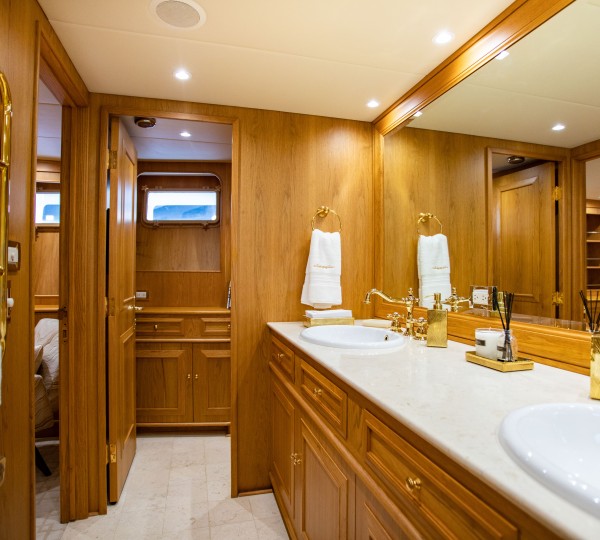 Master Suite Bathroom