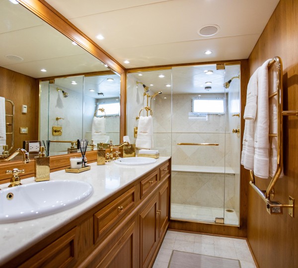 Master Ensuite Bathroom
