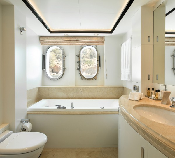 Double Ensuite Bathroom