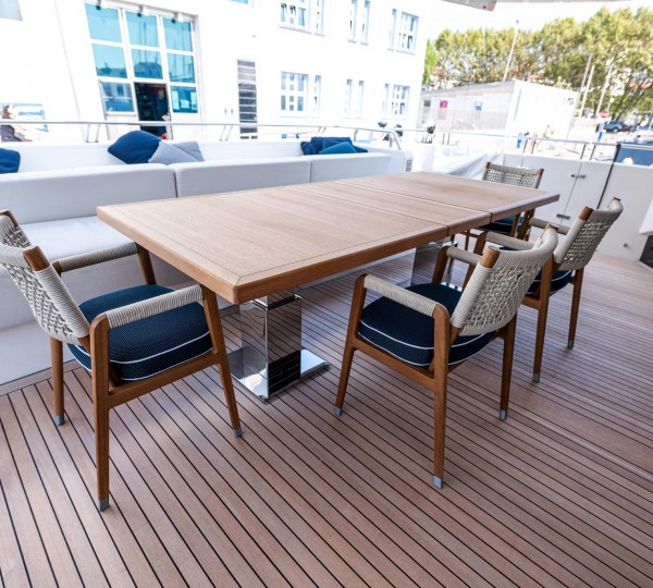 Main Deck Aft Dining