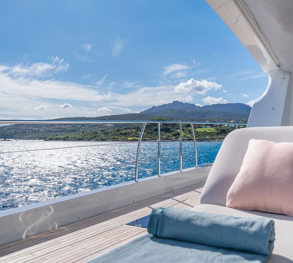 Main Deck Aft Sun Pad