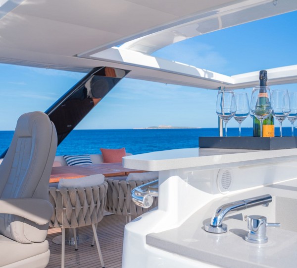 Flybridge Sun Deck