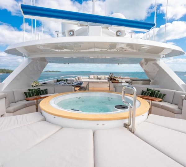 Exterior Sunbathing Area