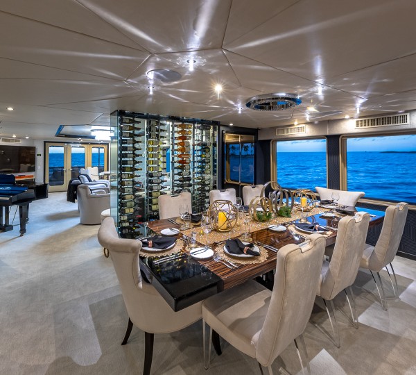 Main Saloon - Dining Area