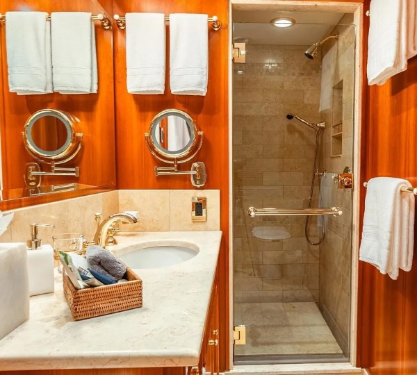 Double Ensuite Bathroom