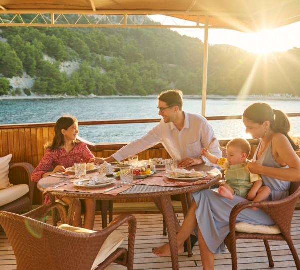 Exterior Dining Area