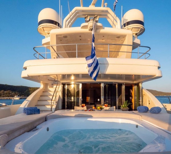 Exterior Sunbathing Area