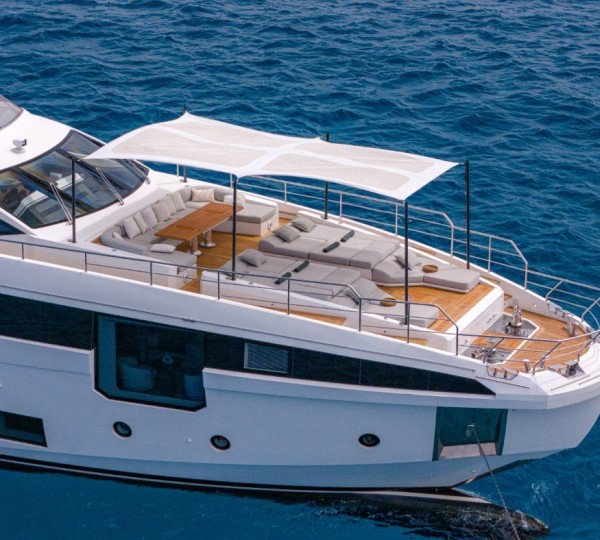 Foredeck Relaxation Area