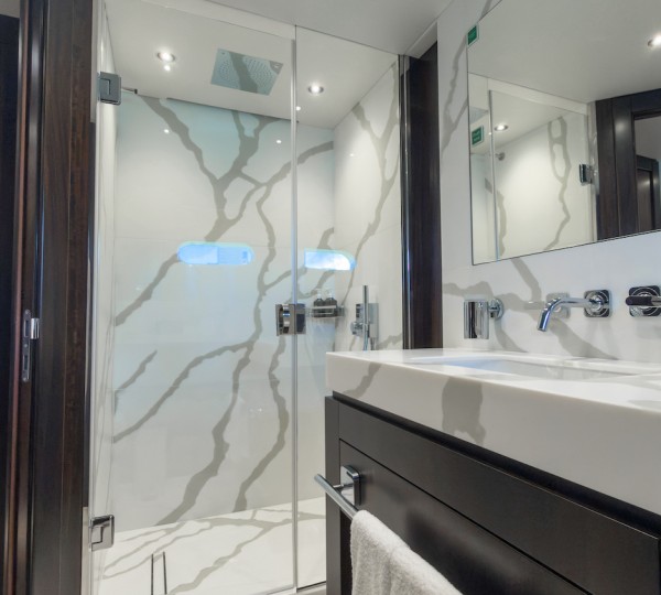 Ensuite Guest Bathroom