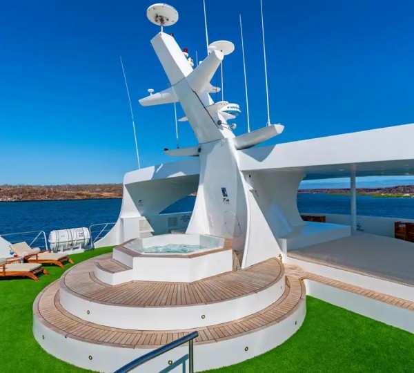 Exterior Sunbathing Area