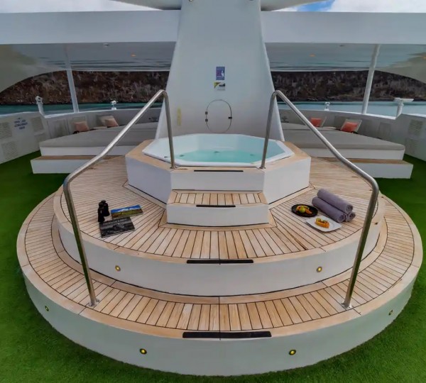 Exterior Sunbathing Area